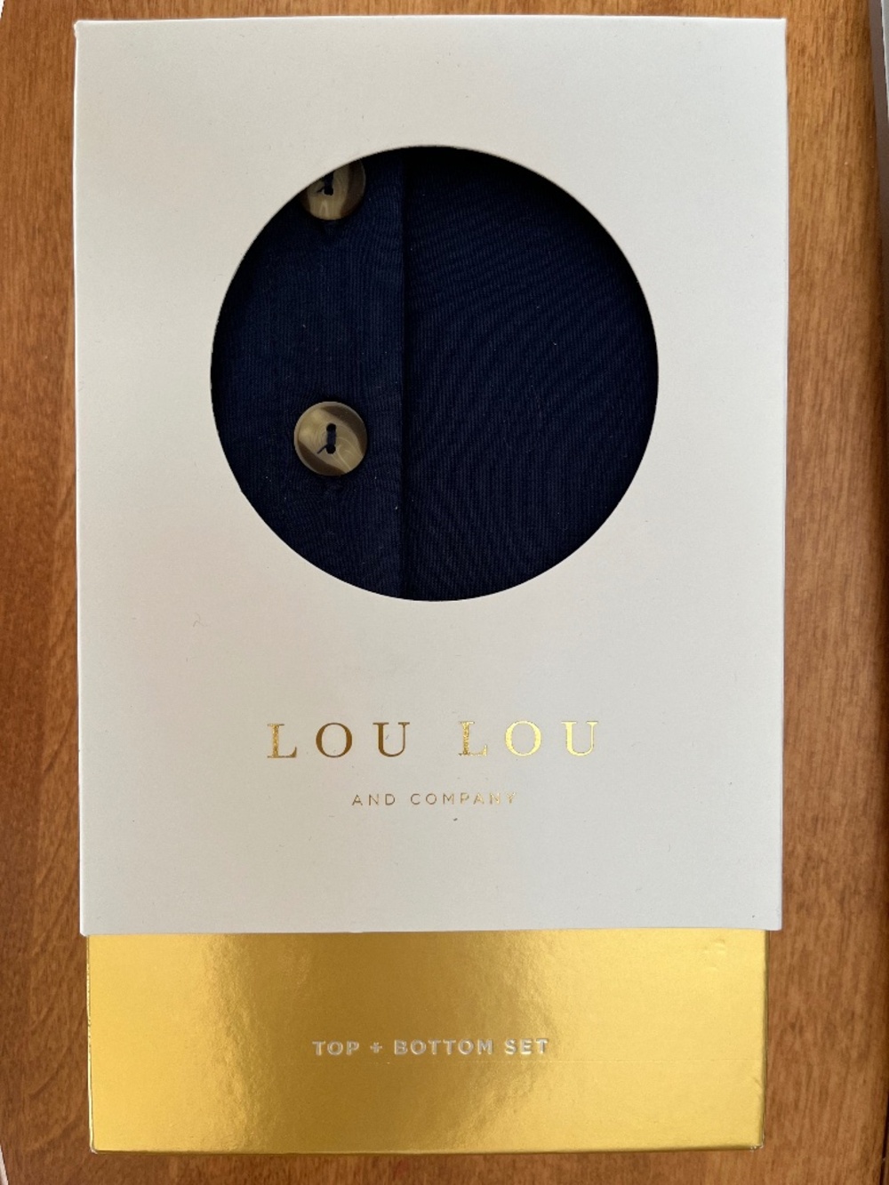 NIB Lou Lou and Company 2 Piece set button front top